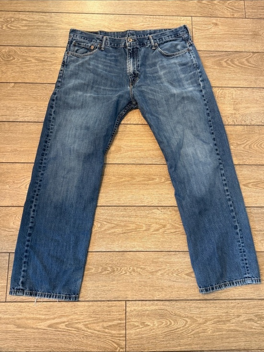 Levi's Straight Jeans in Faded Blue Wash 100% Cotton 36x32